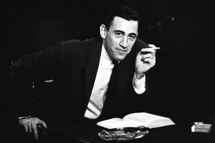 دهانم قشنگ و چشم‌هایم سبز